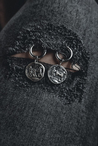 Pendientes Moneda Romana Aro Rústicos Plata Envejecida - La Orfebre Errante